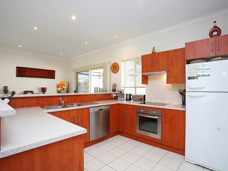 15 Tudor Avenue, Victor Harbor SA 5211