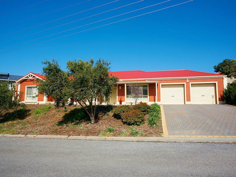 15 Tudor Avenue, Victor Harbor SA 5211
