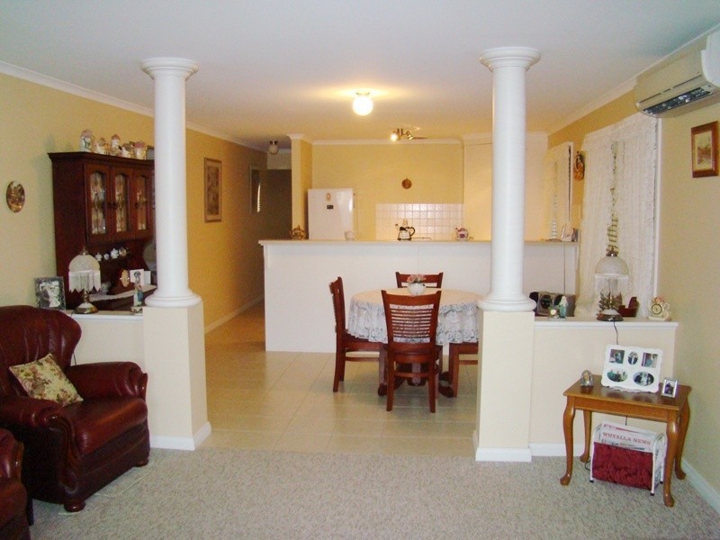 27 Rymill Avenue, Victor Harbor SA 5211