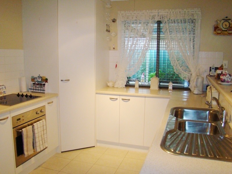 27 Rymill Avenue, Victor Harbor SA 5211