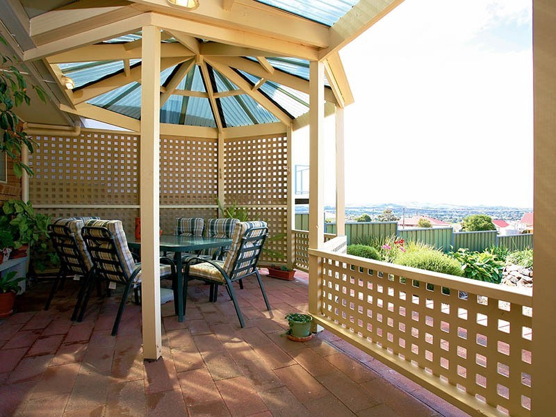 8 Norma Crescent, Encounter Bay SA 5211