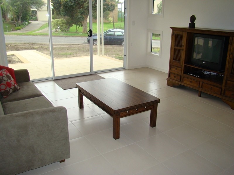 1 Viking Street, Encounter Bay SA 5211
