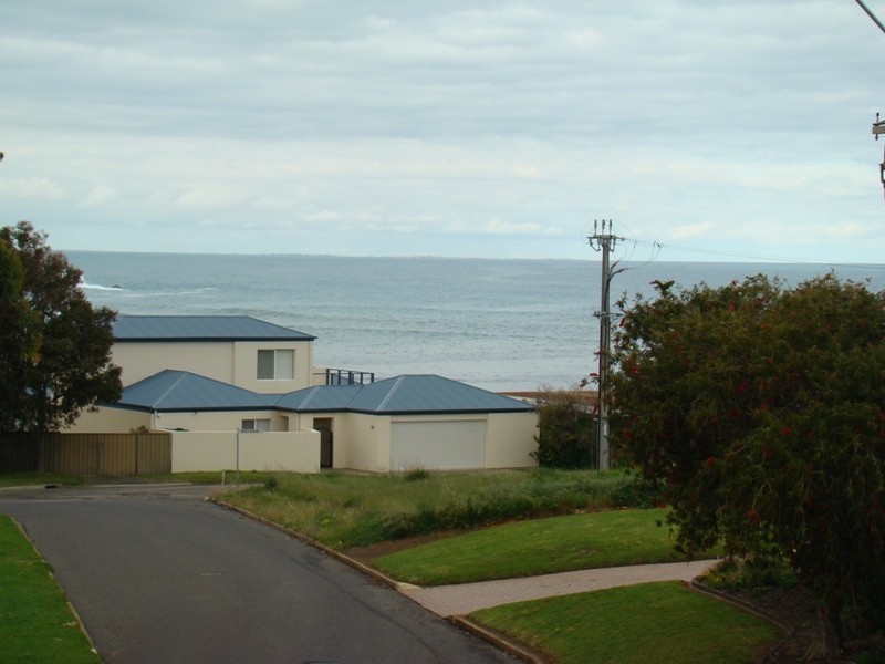 1 Viking Street, Encounter Bay SA 5211
