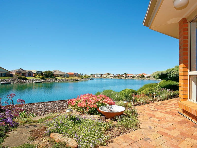 27 Matthew Flinders Drive, Encounter Bay SA 5211