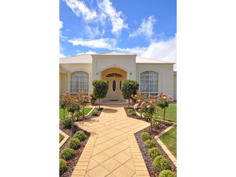 116 Matthew Flinders Drive, Encounter Bay SA 5211