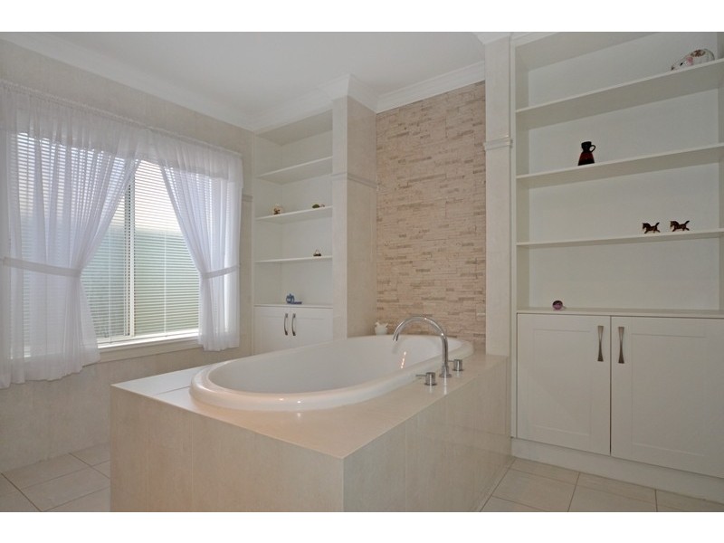 116 Matthew Flinders Drive, Encounter Bay SA 5211