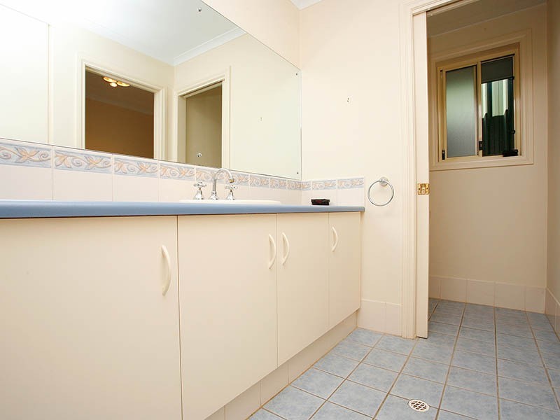 18 Riverway Court, Mccracken SA 5211