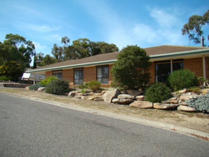 4 Thorne Terrace, Victor Harbor SA 5211