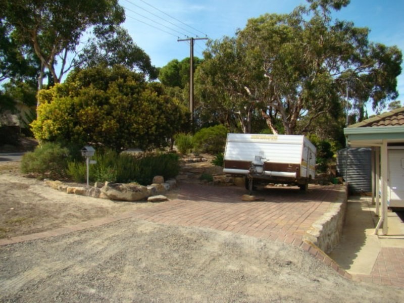 4 Thorne Terrace, Victor Harbor SA 5211