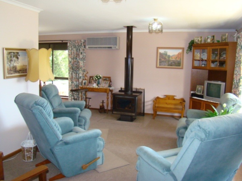 4 Thorne Terrace, Victor Harbor SA 5211