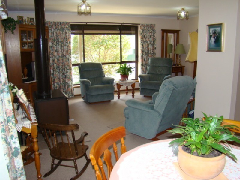 4 Thorne Terrace, Victor Harbor SA 5211