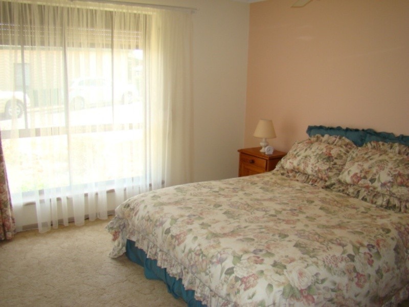 4 Thorne Terrace, Victor Harbor SA 5211