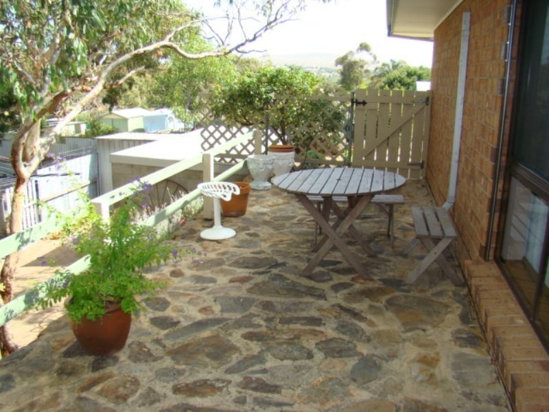 4 Thorne Terrace, Victor Harbor SA 5211