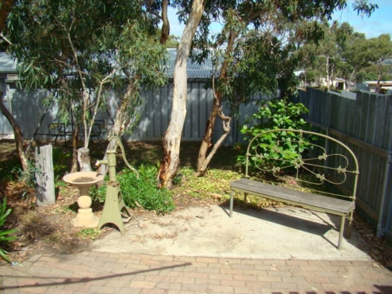 4 Thorne Terrace, Victor Harbor SA 5211