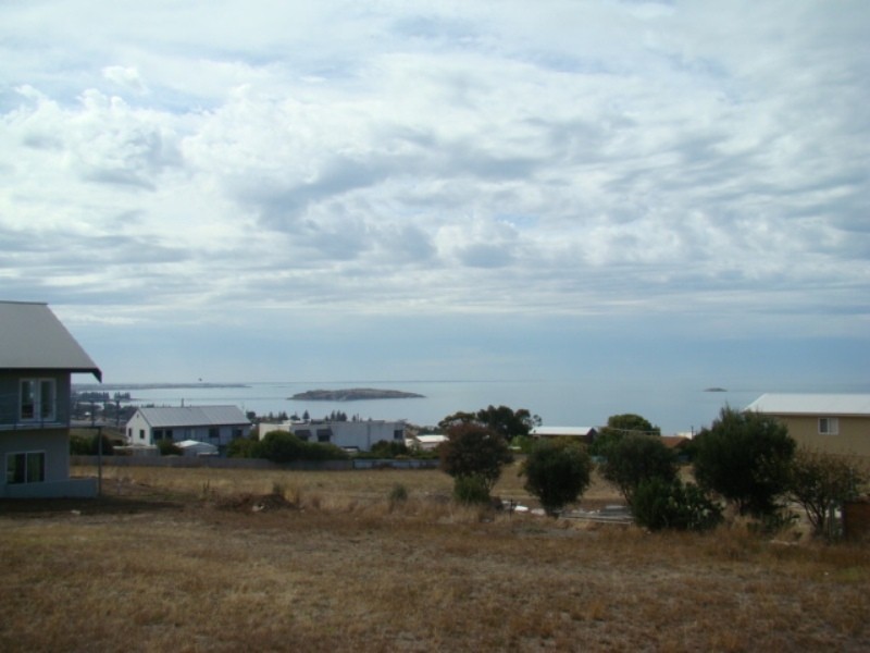 13 White Close, Encounter Bay SA 5211