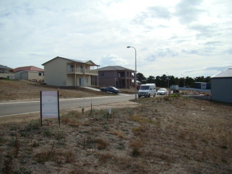 13 White Close, Encounter Bay SA 5211