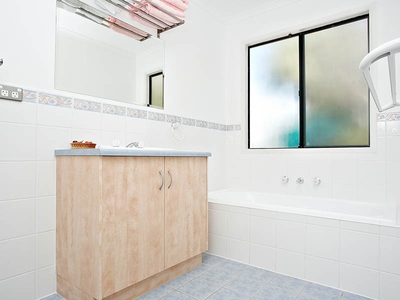 60 Warland Avenue, Victor Harbor SA 5211