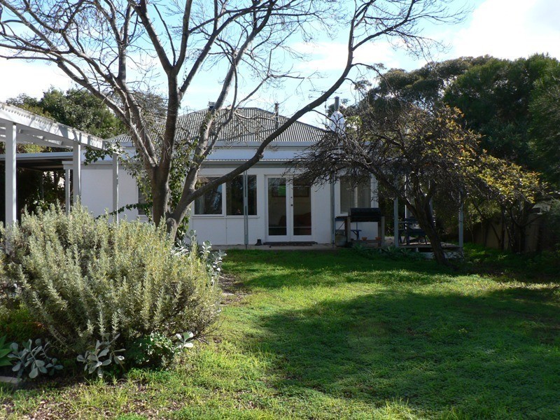 20 Surrey Avenue, Victor Harbor SA 5211
