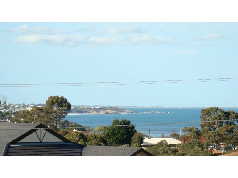 16 Greenhills Road, Victor Harbor SA 5211