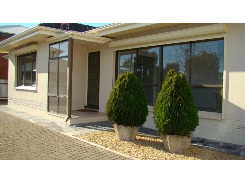 16 Greenhills Road, Victor Harbor SA 5211