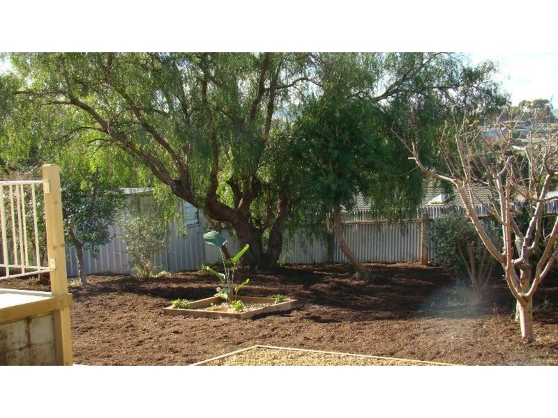 16 Greenhills Road, Victor Harbor SA 5211