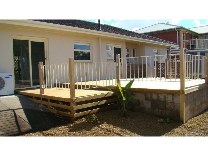 16 Greenhills Road, Victor Harbor SA 5211