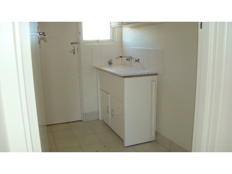 16 Greenhills Road, Victor Harbor SA 5211