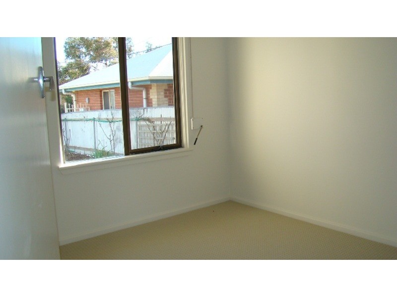 16 Greenhills Road, Victor Harbor SA 5211