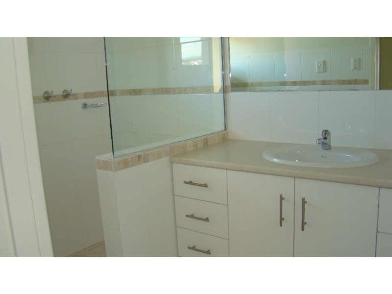 16 Greenhills Road, Victor Harbor SA 5211