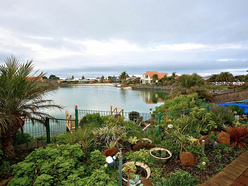 24 Islander Drive, Encounter Bay SA 5211