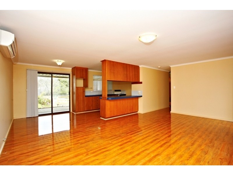 11 Folkestone Terrace, Victor Harbor SA 5211