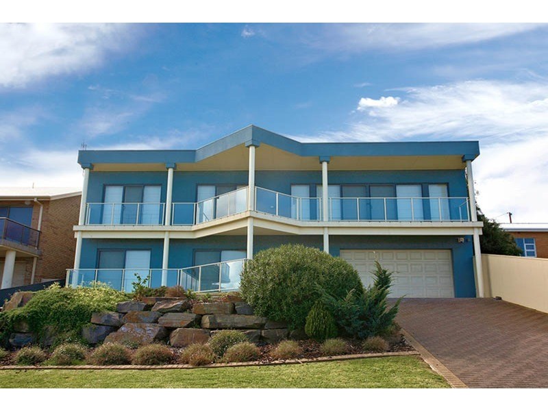 13 The Crescent, Victor Harbor SA 5211