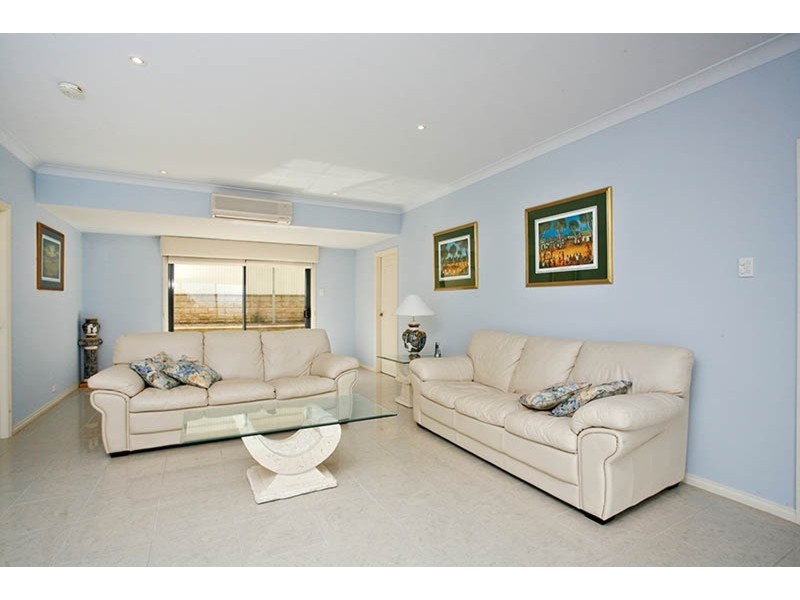 13 The Crescent, Victor Harbor SA 5211