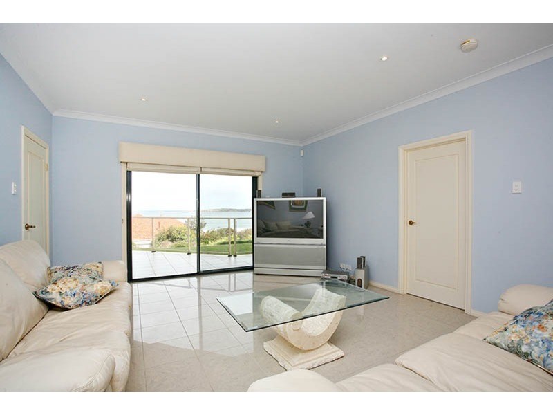 13 The Crescent, Victor Harbor SA 5211
