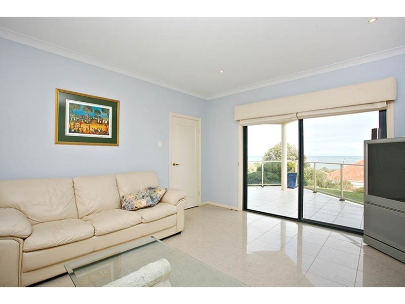 13 The Crescent, Victor Harbor SA 5211