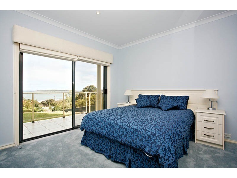 13 The Crescent, Victor Harbor SA 5211