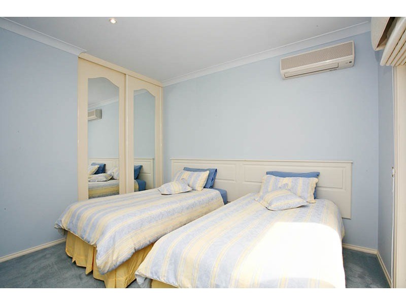 13 The Crescent, Victor Harbor SA 5211