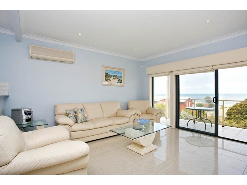 13 The Crescent, Victor Harbor SA 5211