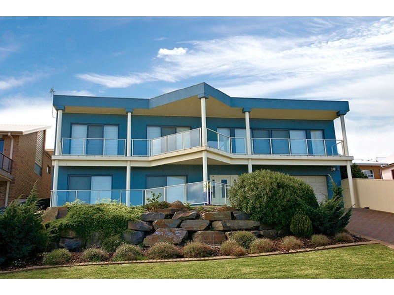 13 The Crescent, Victor Harbor SA 5211