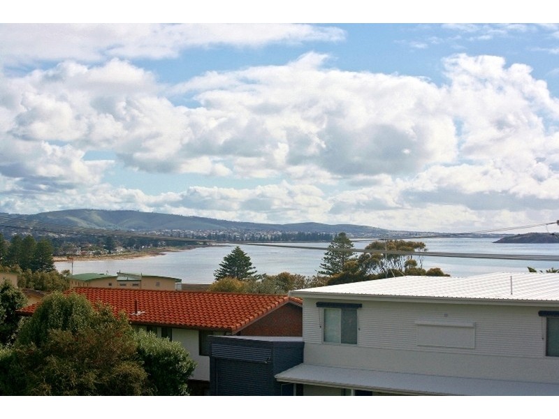2/11 Passatt Street, Encounter Bay SA 5211