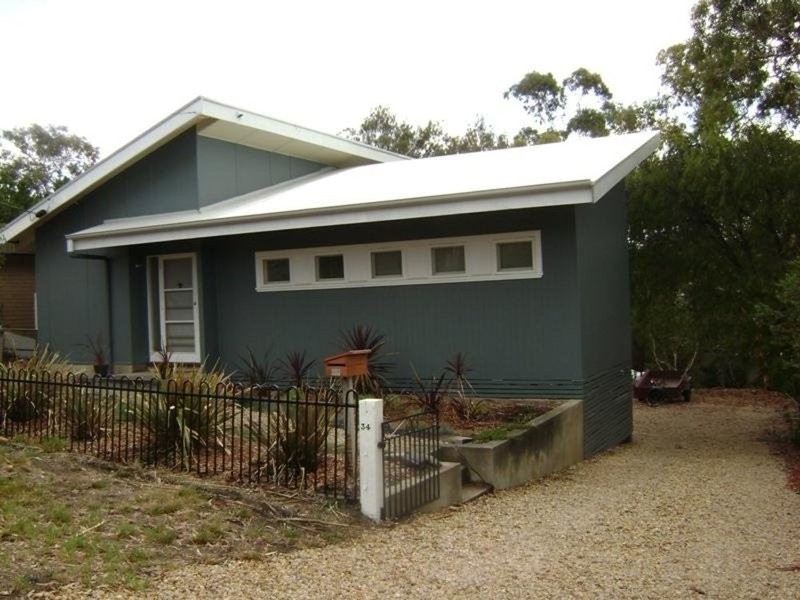 34 Pine Avenue, Victor Harbor SA 5211