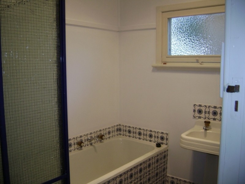 34 Pine Avenue, Victor Harbor SA 5211