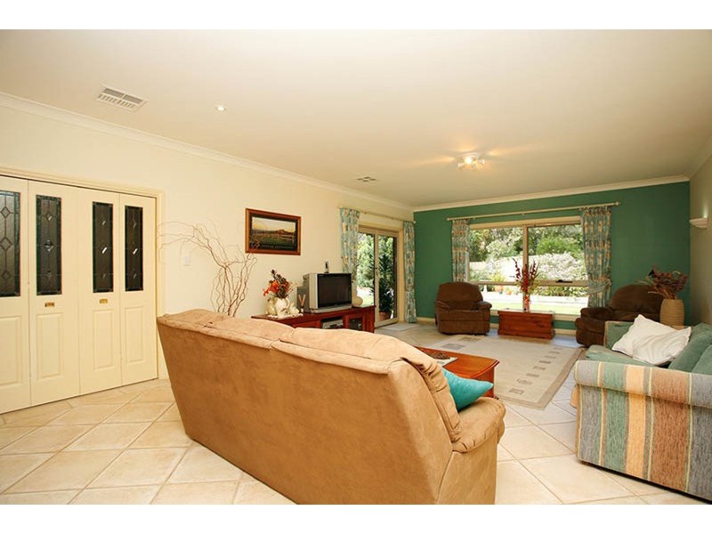 2 Lamont Court, Mccracken SA 5211