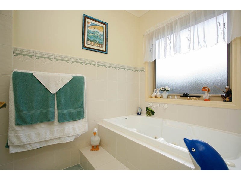 2 Lamont Court, Mccracken SA 5211