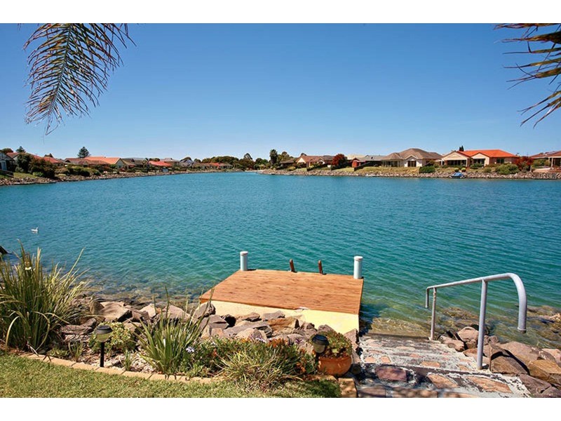 2/1 Lakeside Circuit, Encounter Bay SA 5211