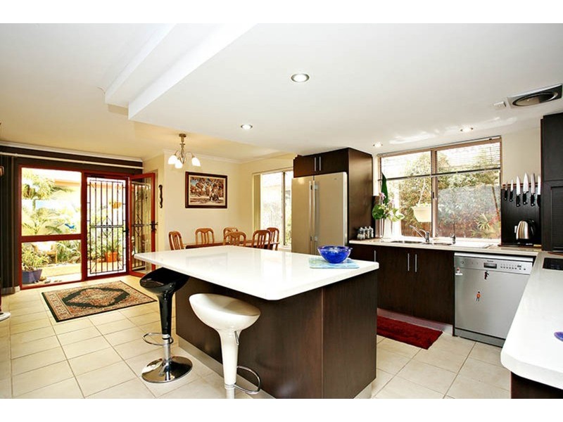 2/1 Lakeside Circuit, Encounter Bay SA 5211