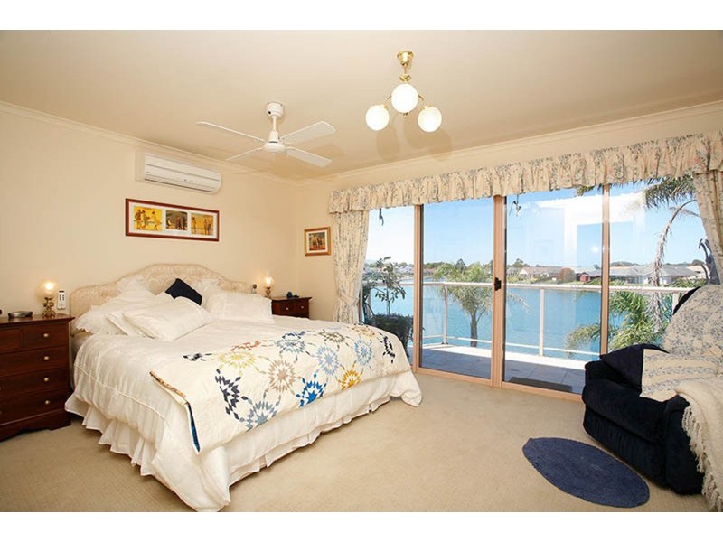 2/1 Lakeside Circuit, Encounter Bay SA 5211