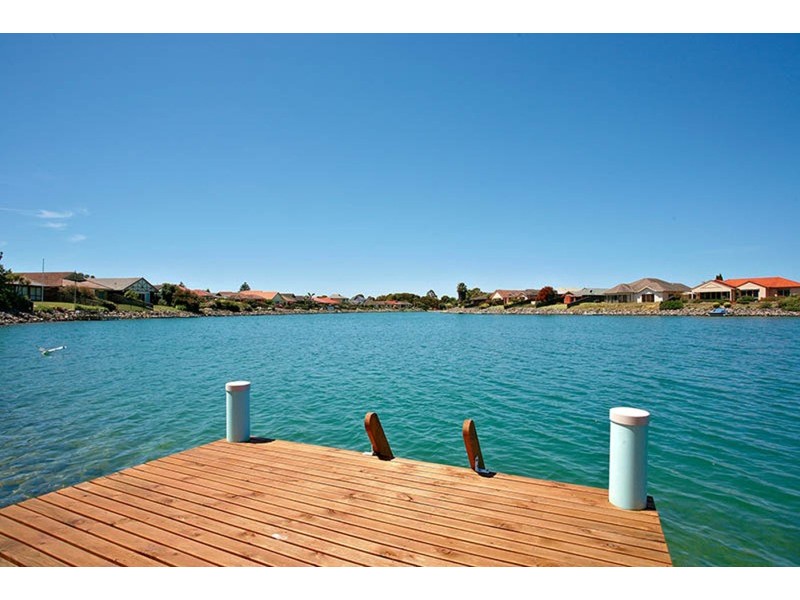 2/1 Lakeside Circuit, Encounter Bay SA 5211