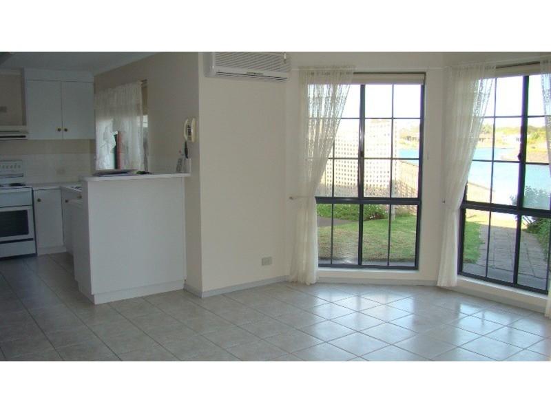 17 Matthew Flinders Drive, Encounter Bay SA 5211