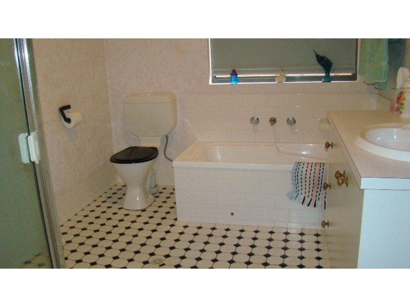 17 Matthew Flinders Drive, Encounter Bay SA 5211